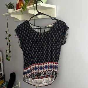 Patterned short sleeve top